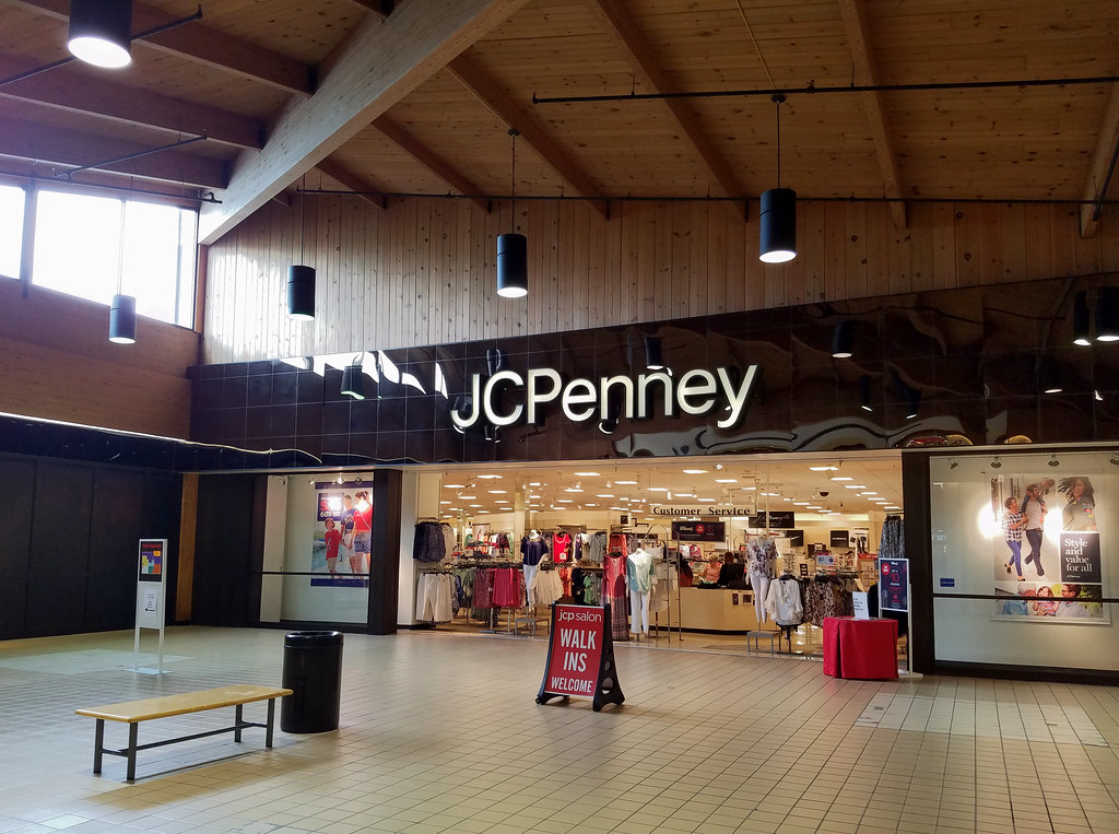 JCPenney at Southside Mall; Oneonta, NY A view into the ha… Flickr
