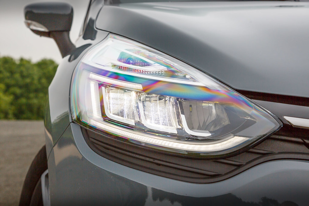 Renault Clio Headlight and bulbs Free Car Picture Give C… Flickr