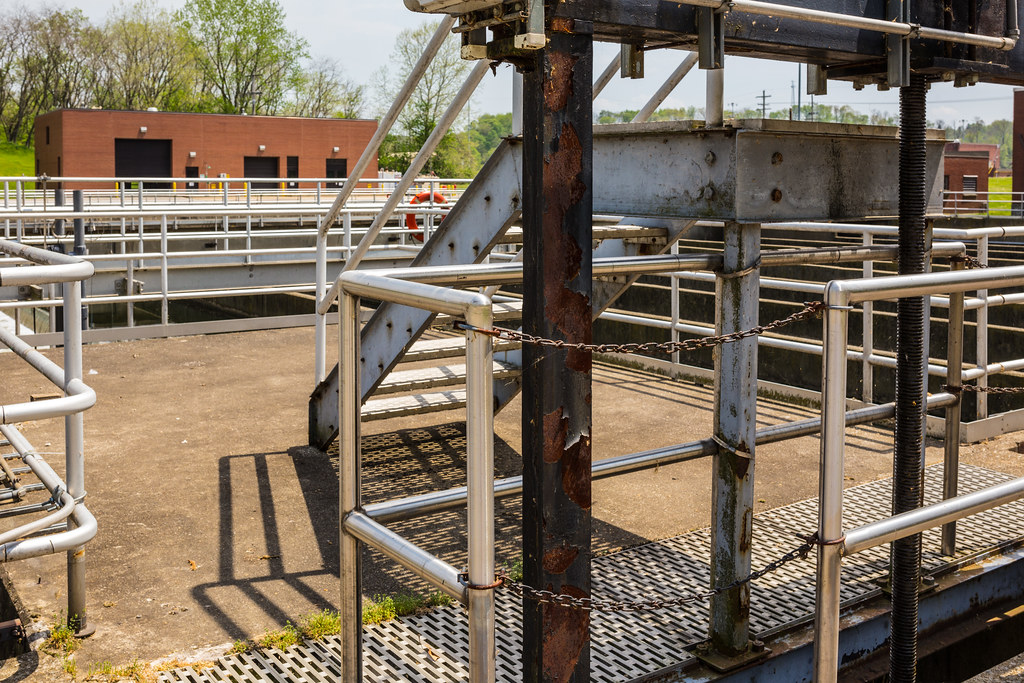 Blue Heron at the Akron Waste Water Treatment P… Flickr
