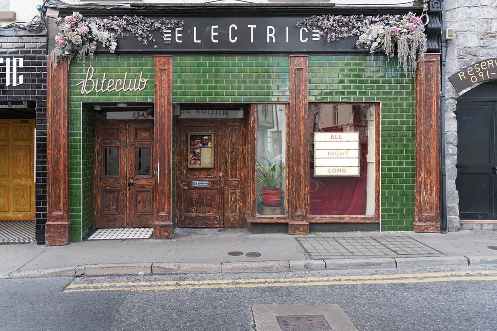 ONE DAY IN GALWAY [ELECTRIC Is this a Nig… William Murphy Flickr