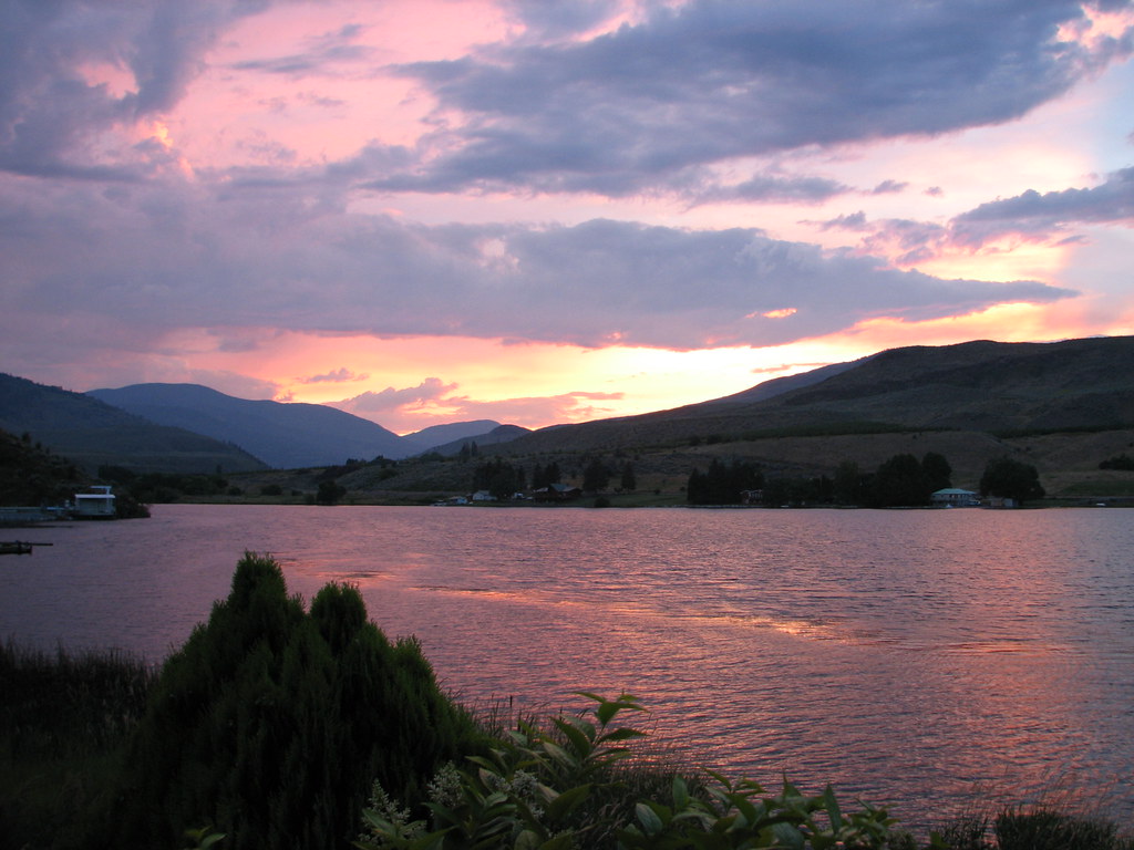 Spectacle Lake at dusk Spectacle Lake at dusk Flickr