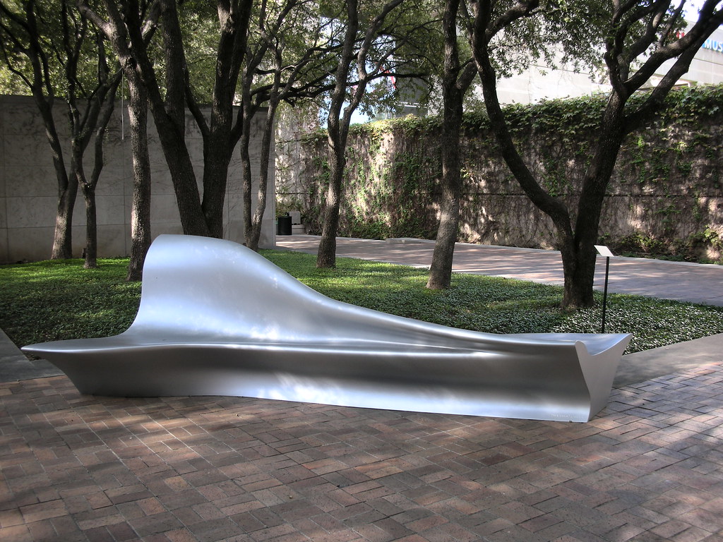 Bench by Zaha Hadid Dallas Museum of Art Bench, cast alumi… Flickr
