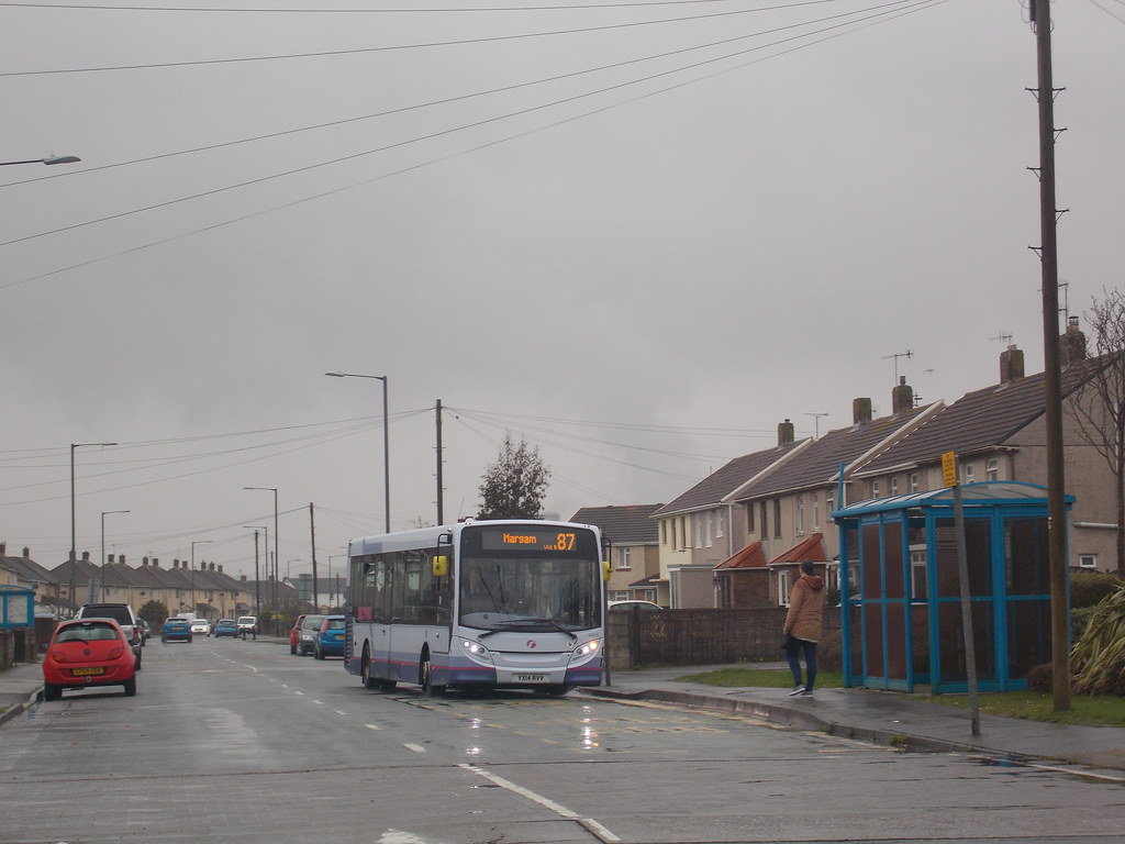 44625 YX14RVV Western Avenue, Sandfields Estate, Port … Flickr