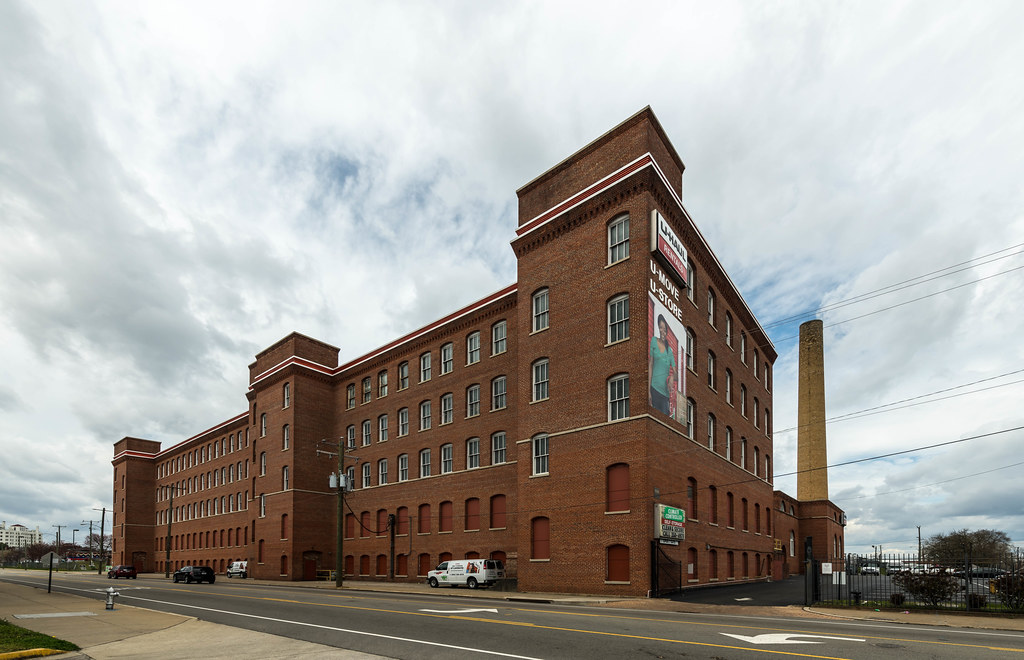 UHaul 900 N. Lombardy Street Richmond, Virginia 37º33'17"… Flickr