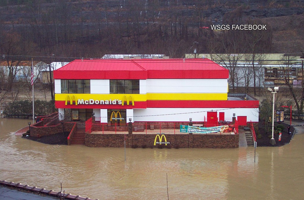 Hazard Mcdonalds / Mcdonalds Rocks Out Ronald Mcdonald Pop Vinyl Figure