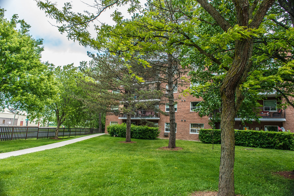 Northview Court I & II 37 39 North Street, Sutton, Ontar… Flickr