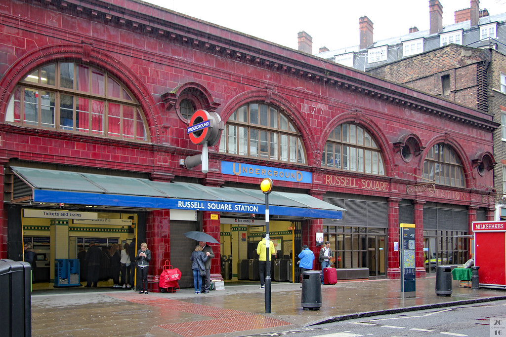 Russell Square Station A station very close to my hotel, b… Flickr