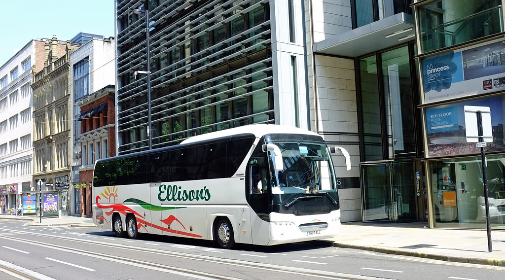 UK Swindon coach Ellison's Neoplan Tourliner reg TN65EL… Flickr