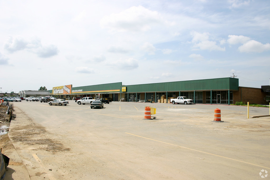 Sutherlands Former Kmart, Ft Smith, AR Sutherlands with it… Flickr