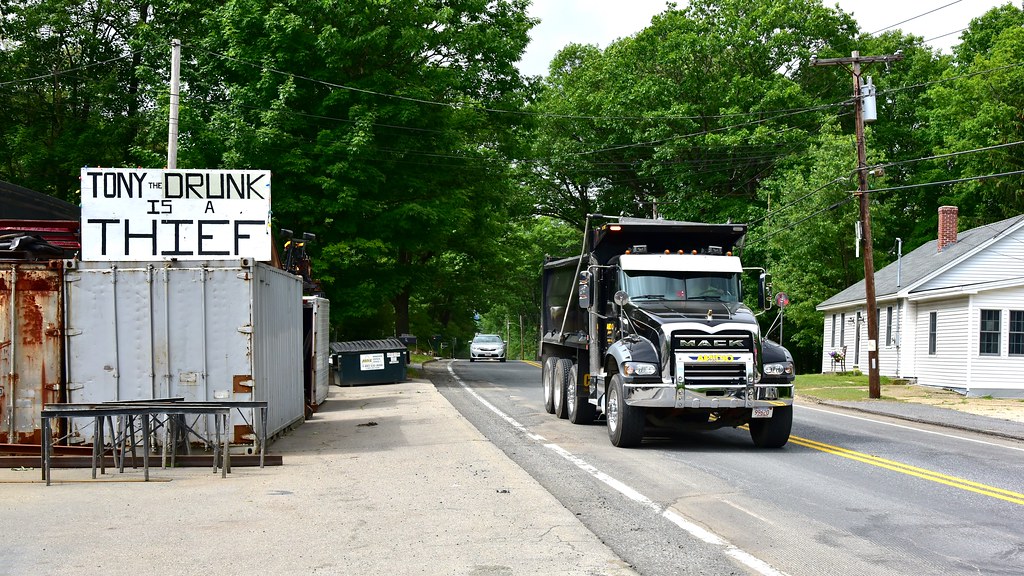 Winchendon, Massachusetts Route 12 Tony the Drunk is a T… Flickr