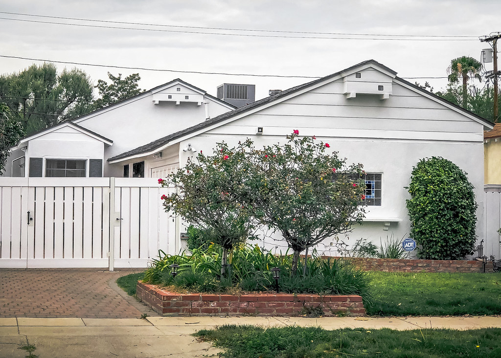 "Birdhouse" (1952), 4545 Atoll Ave, Los Angeles, CA, USA, … Flickr