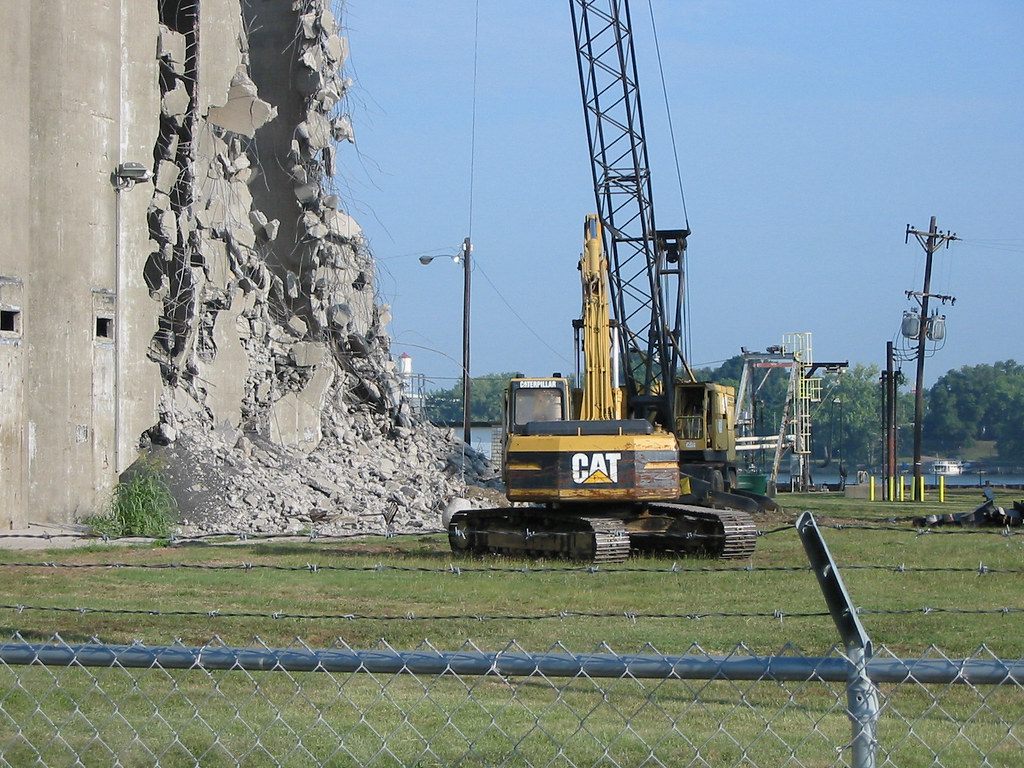 a2g022 Demolition of Gold Proof grain silos River Road ne… Flickr