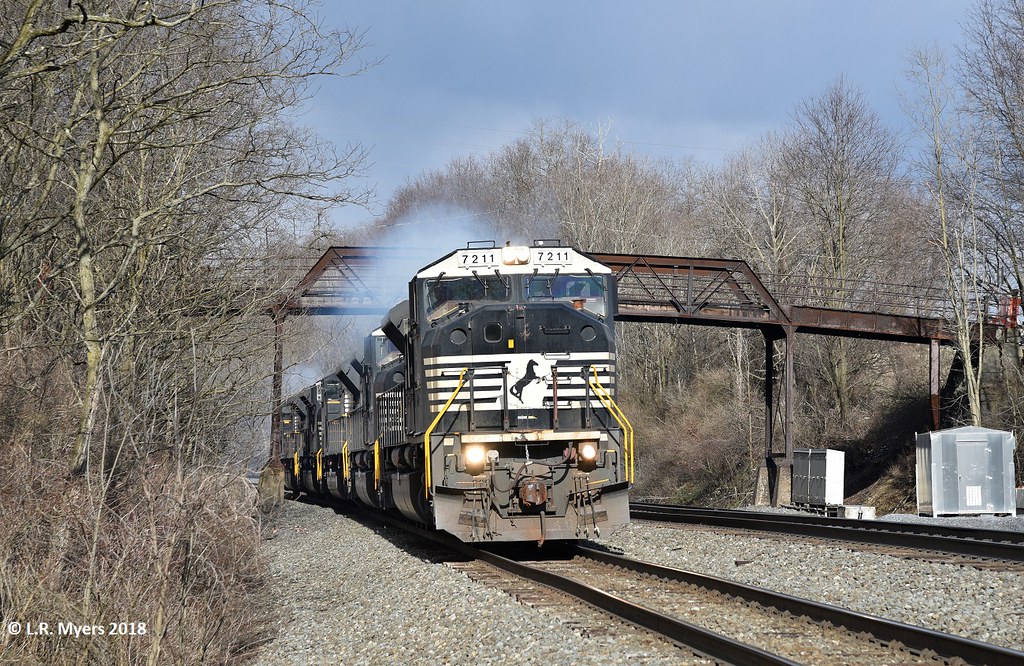 180408_26_wilmore 4/2018 Wilmore, PA Five 80MACs roll by… Flickr