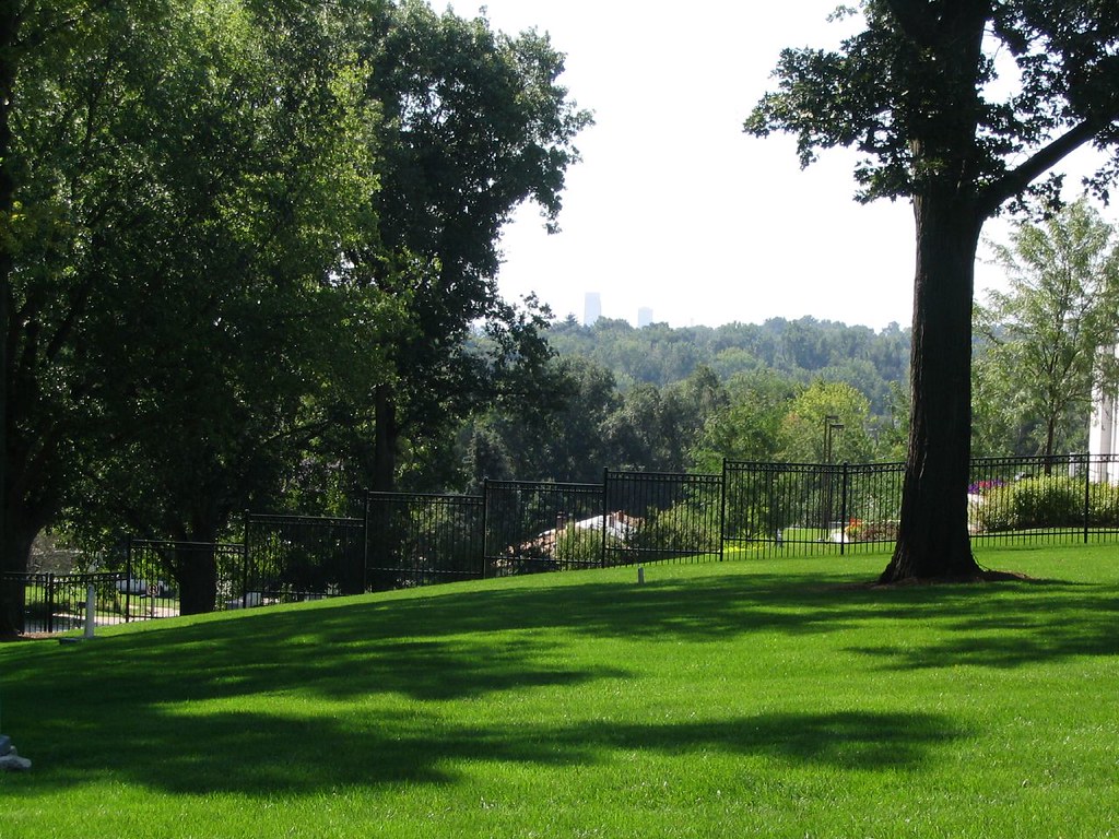 Omaha Skyline from Winter Quarters Cemetery, Omaha, Nebras… Flickr
