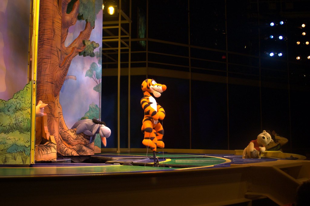 CRW_5544 Enjoying the show at Playhouse DisneyLive on St… Flickr