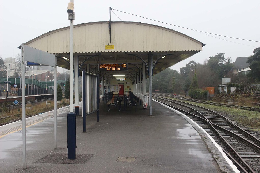 IMGB9022 Andover station 12 Dec 16 Dave58282 Flickr