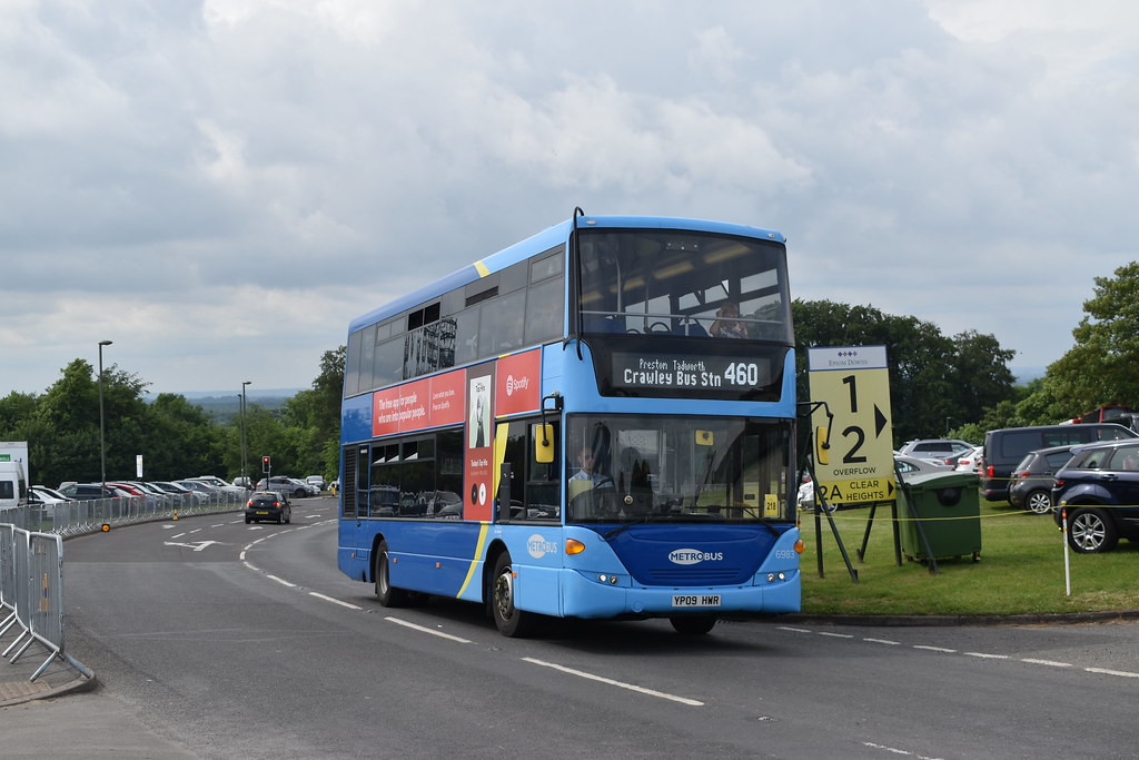 Metrobus 6983 YP09HWR 460 Epsom Crawley Bus Stati… Flickr