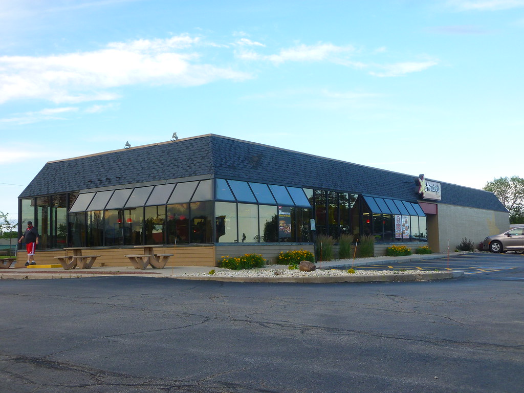 Hardee's, St. Francis, WI (2) 2450 E Layton Ave, St. Franc… Flickr