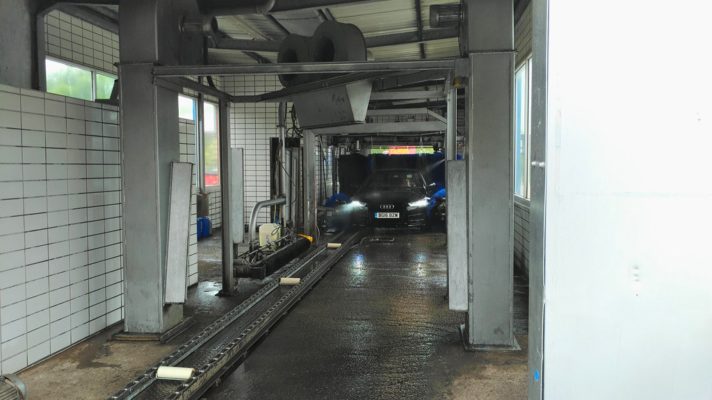 ARC Car Wash Aldwarke, Rotherham ARC conveyor tunnel wit… Flickr