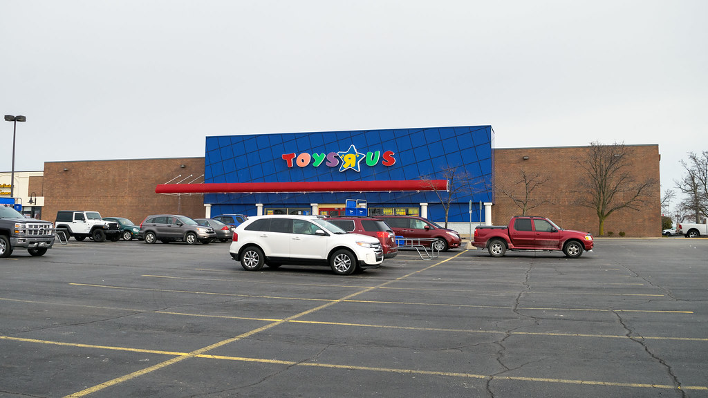 Toys R Us Fort Wayne, IN The now closing Toys R Us in Fo… Flickr