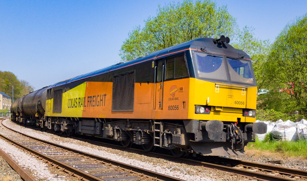 60056 approaches Station Parade level crossing with the 6E… Flickr
