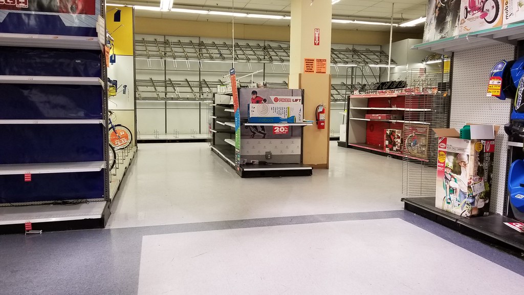 Toys R Us 6626 Metropolitan Ave, Queens, NY 7 Mike Kalasnik Flickr