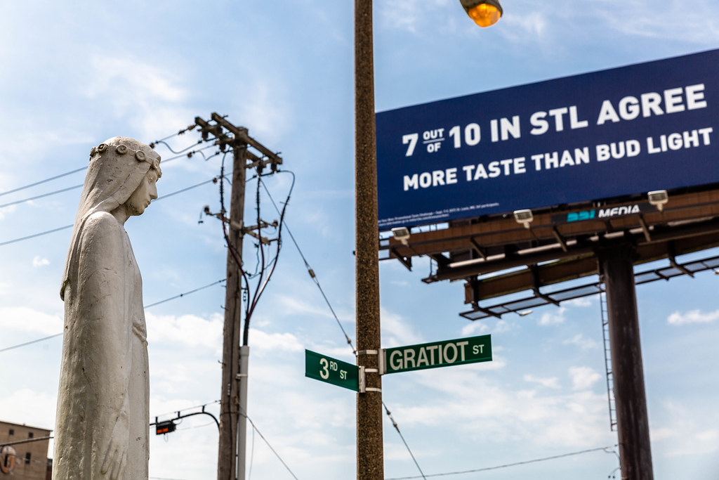 St. Louis photo walk Statue of St. Mary of Victories Hunga… Flickr