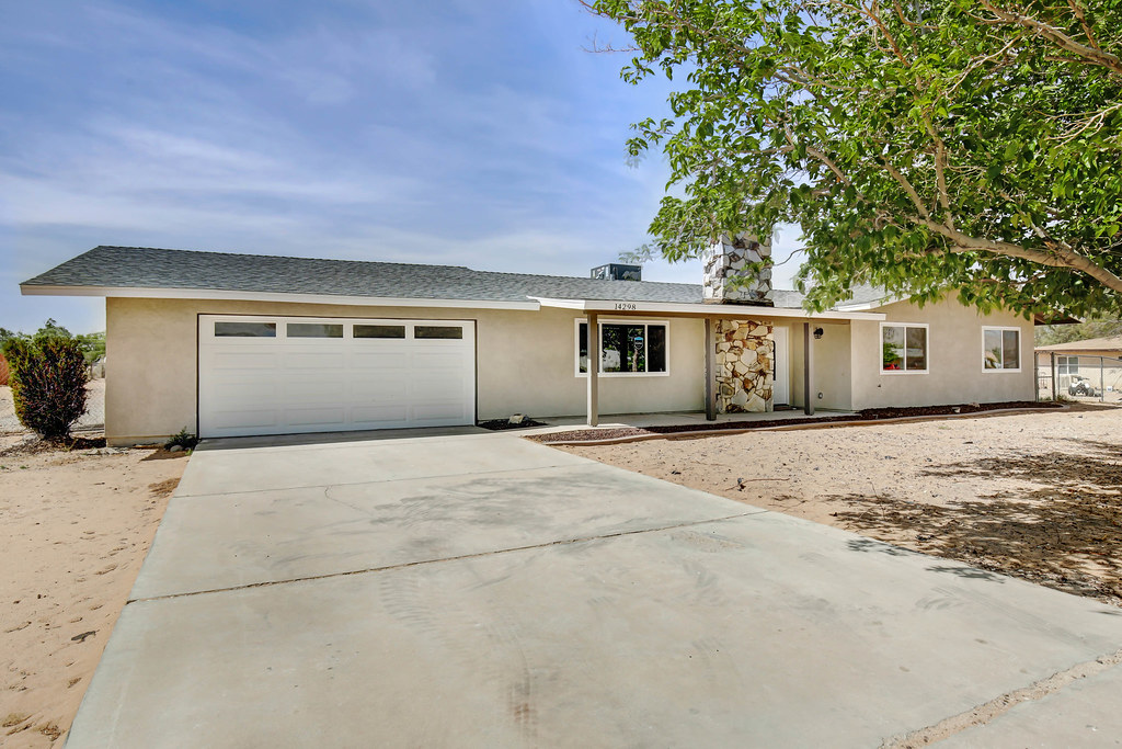 Kiowa Rd, Apple Valley Flickr