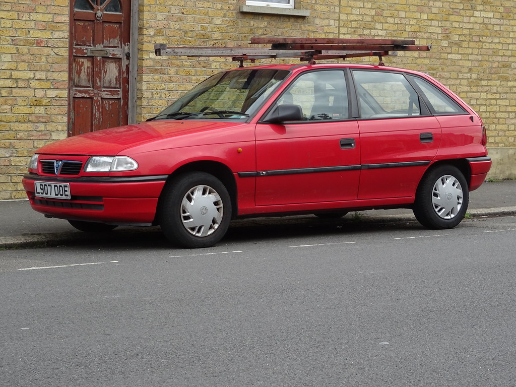 1993 Vauxhall Astra 1.4 LSi Birmingham registered. Flickr