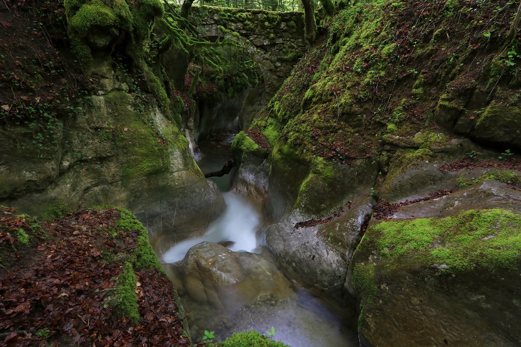 Pont des fée au départ du canyon d'Angon Mike 57 Flickr