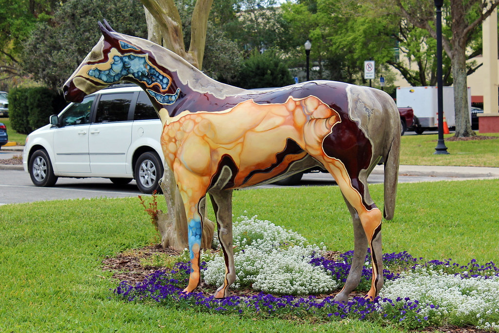 Horse Sculpture at City Hall, Ocala The sculpture is on th… Flickr
