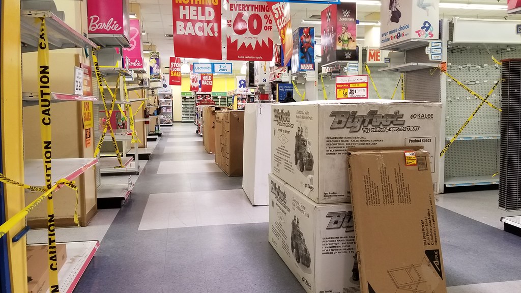 Toys R Us 6626 Metropolitan Ave, Queens, NY 8 Mike Kalasnik Flickr