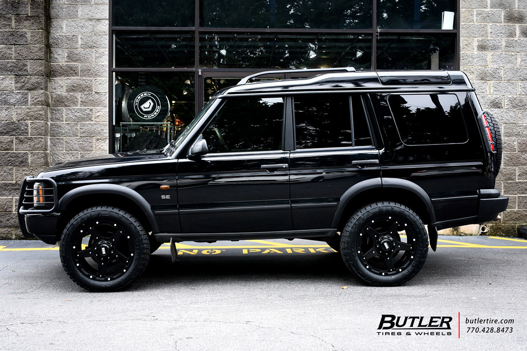 Land Rover Discovery with 20in Grid OffRoad GD4 Wheels and Nitto Terra