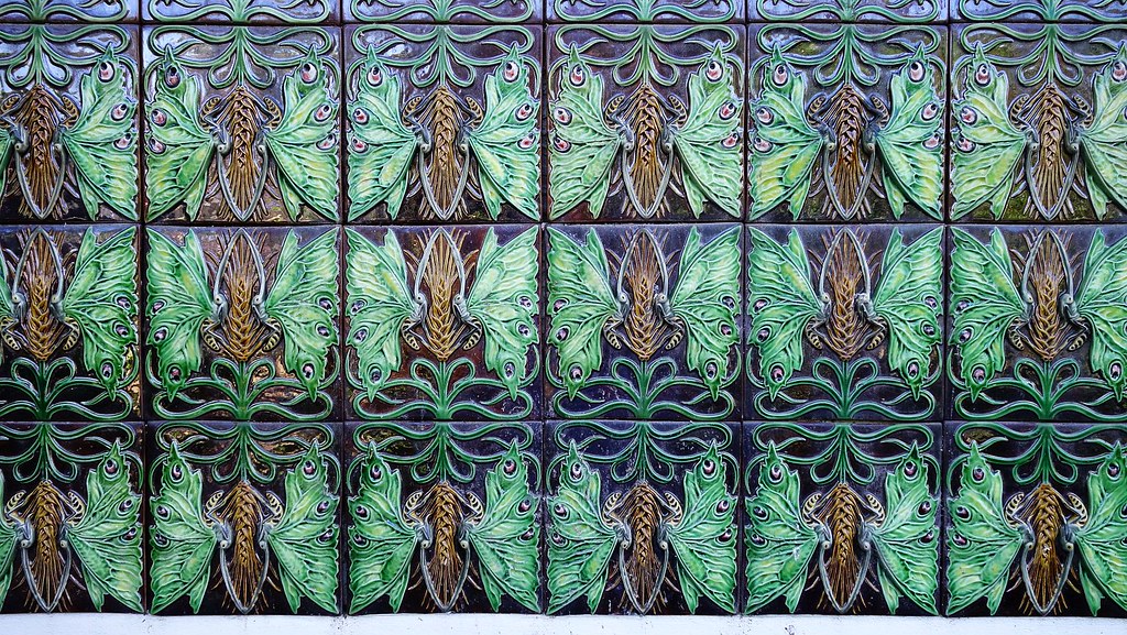 Frieze Ceramic tile frieze by the Bordallo Pinheiro factor… Flickr