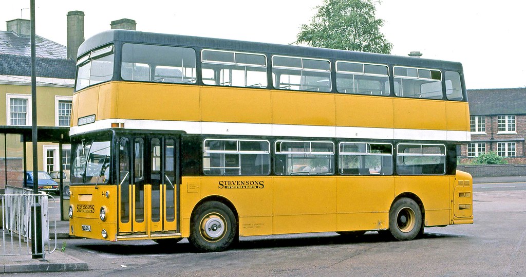 Stevensons, Uttoxeter 44 (MLH315L) in Uttoxeter Bus Stati… Flickr