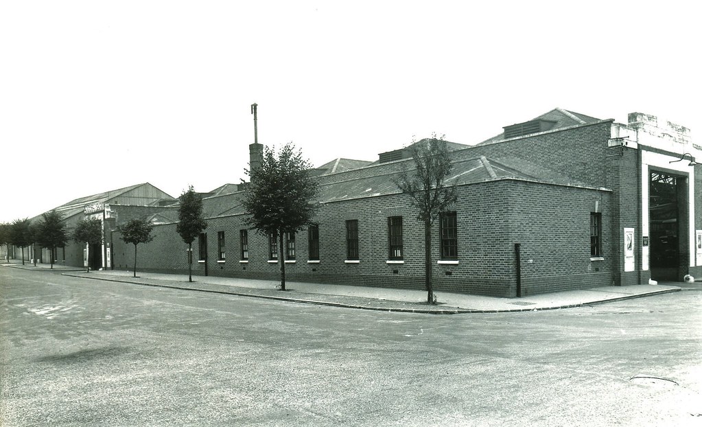 London transport Sutton garage (A) 1936. London transport … Flickr