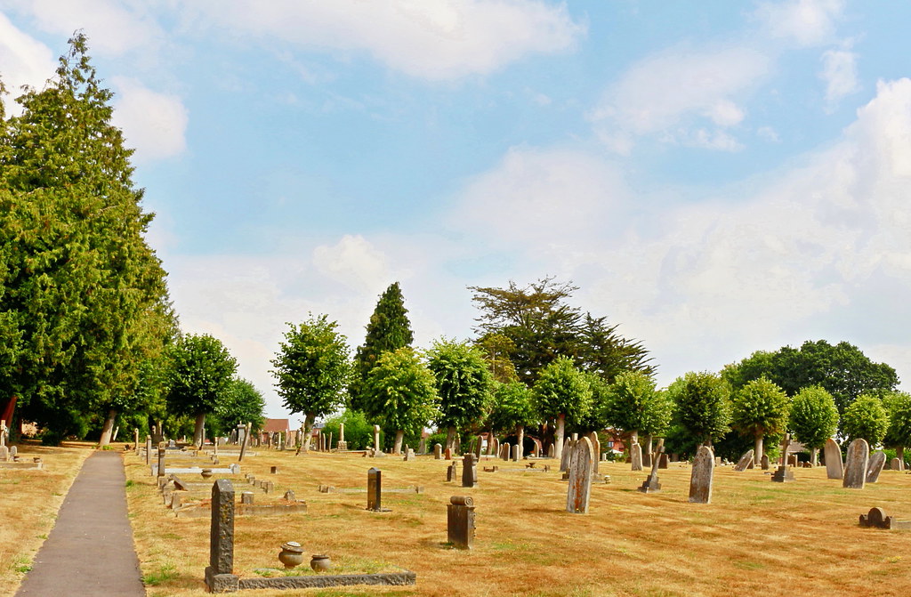 Cemetery A peaceful walk around Wickham Rd Cemetery in Far… Flickr