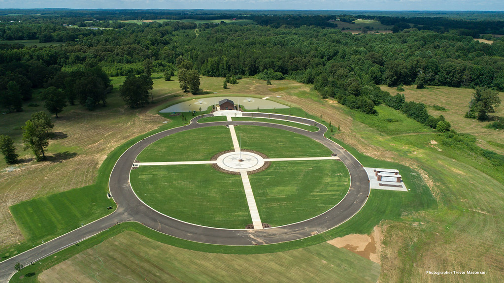 Tennessee State Veterans Cemetery at Parkers Crossroads Ph… Flickr