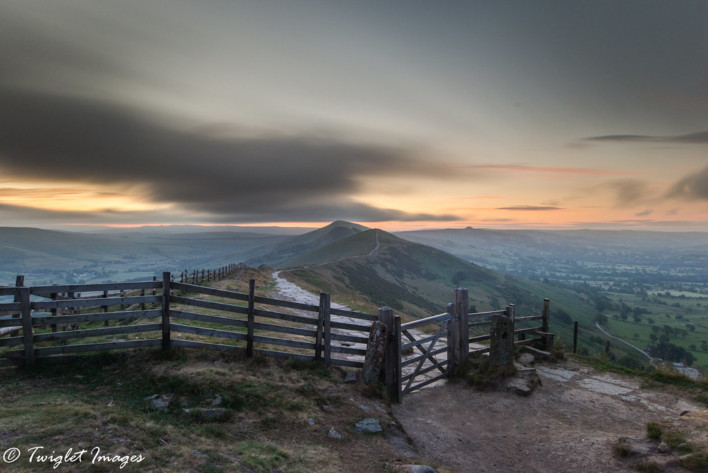 The Great Ridge This is on the path leading from Mam Tor a… Flickr