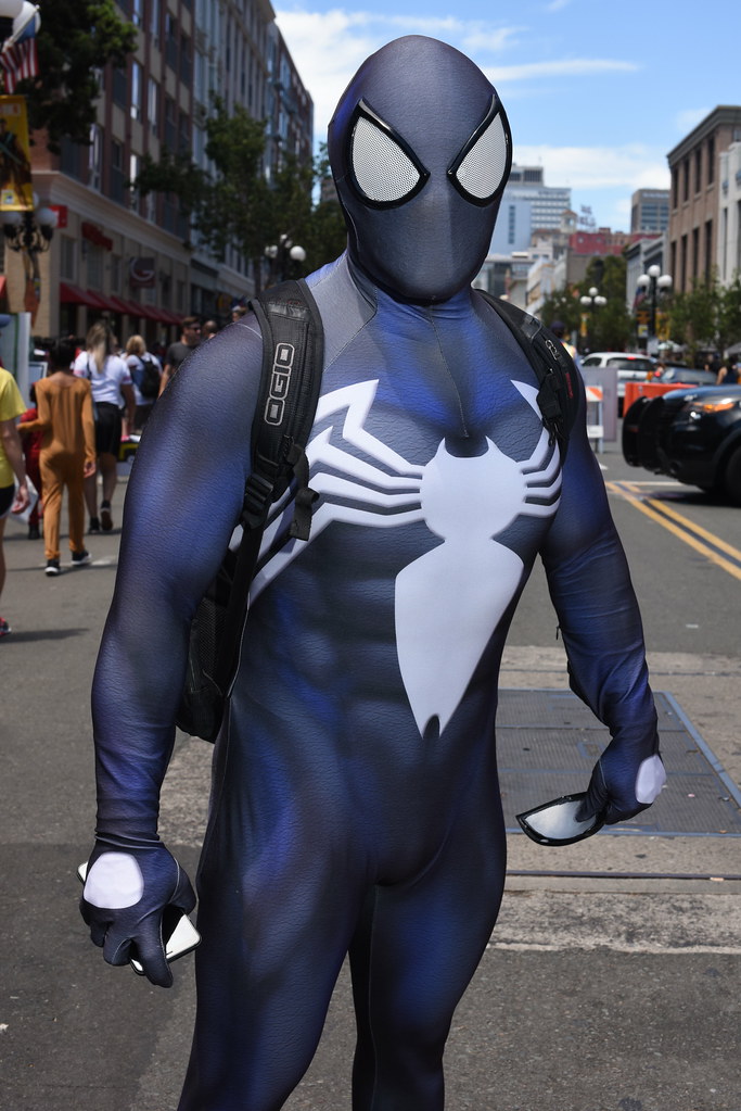 Blue Beatle and SpiderMan Mashup This man in a Venom cost… Flickr