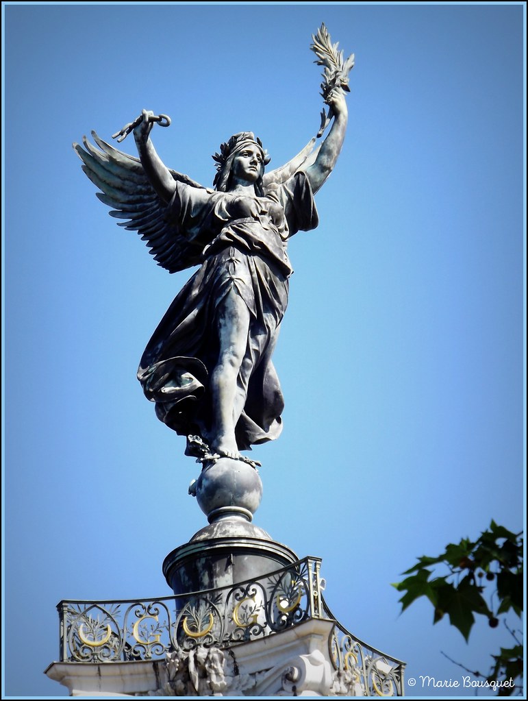 La liberté brisant ses chaînes Cette statue de bronze de 1… Flickr