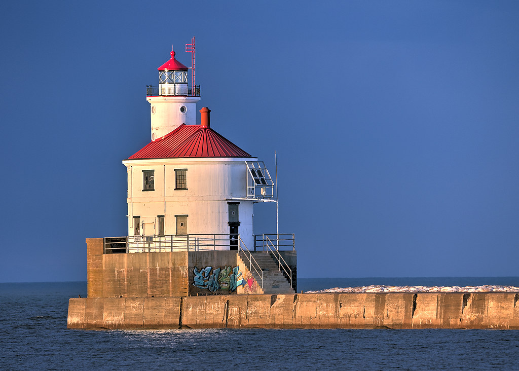 Lighthouse Lighthouse at St. Louis River on Wisconsin Poin… Flickr