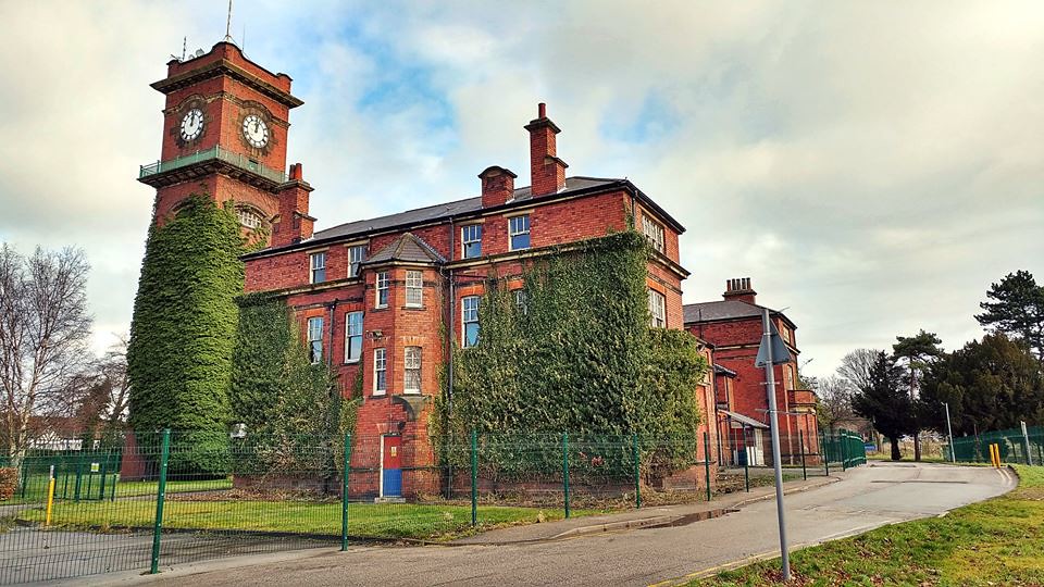 Seacroft Hospital As I was passing I thought I would go ha… Flickr