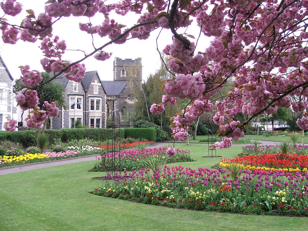Waterloo Gardens The Parish Church of St.Margaret, Roath i… Flickr