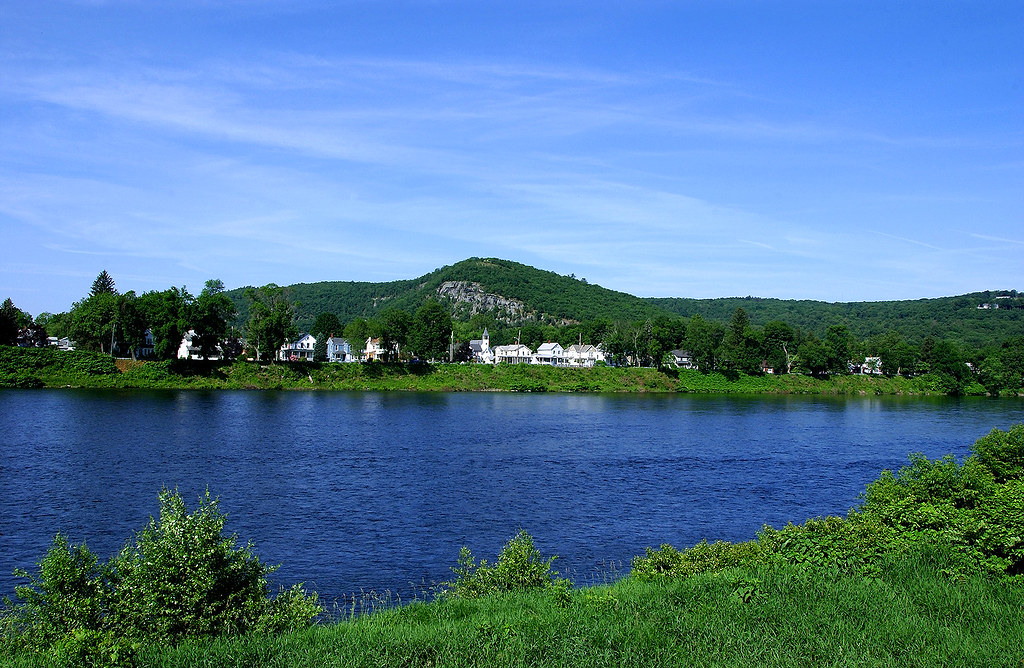 Scenic View of The Delaware River from Port Jervis New Yor… Flickr