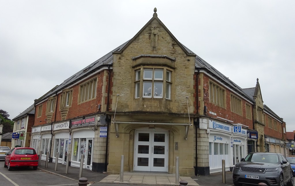 Leeds Corner House Cinema Located in the suburb of Moortow… Flickr