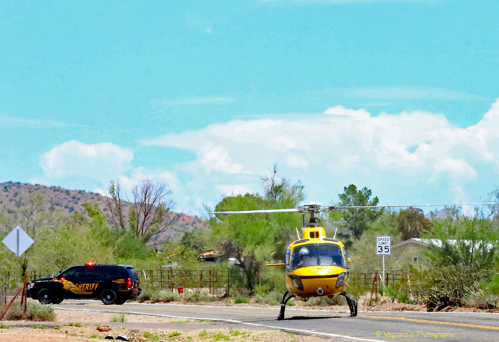 PHI Air medical and Sheriff A PHI Air Medical Helicopter (… Flickr