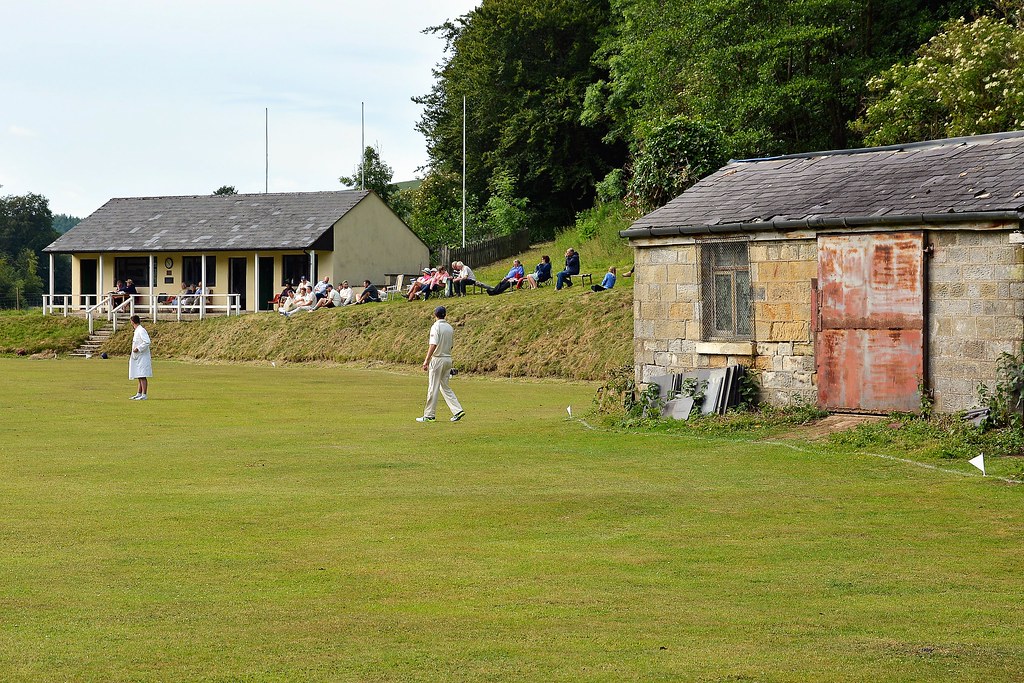 Blubberhouses CC Spectators banked in Players and spectat… Flickr