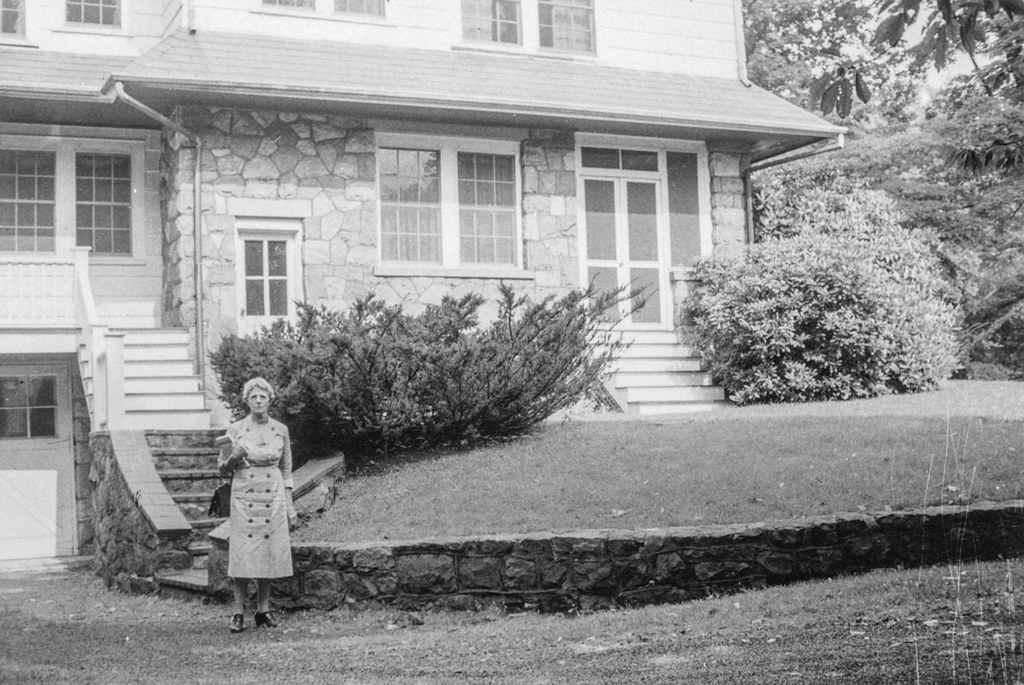 Louise Godley at Tenafly home Sept 1958a danna.m Flickr