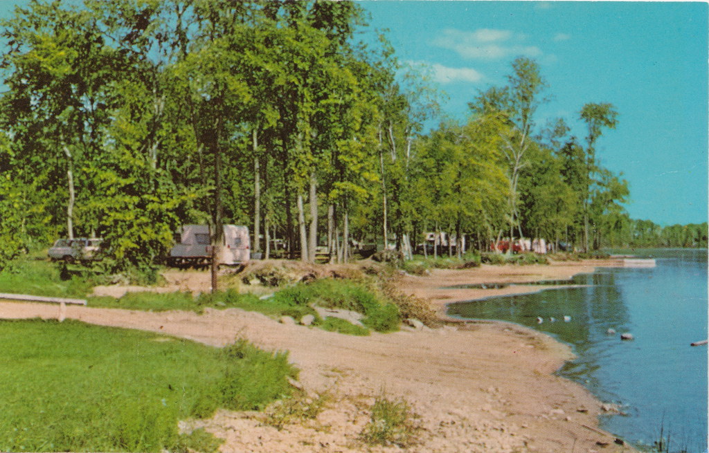 NE Houghton Lake Prudenville MI c.1970 BEACH BABE AND FAMI… Flickr